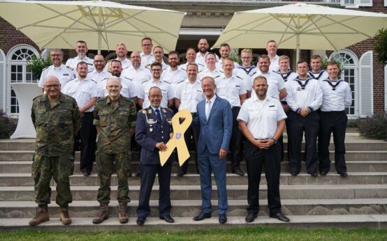 Besatzung der Fregatte „Hessen“