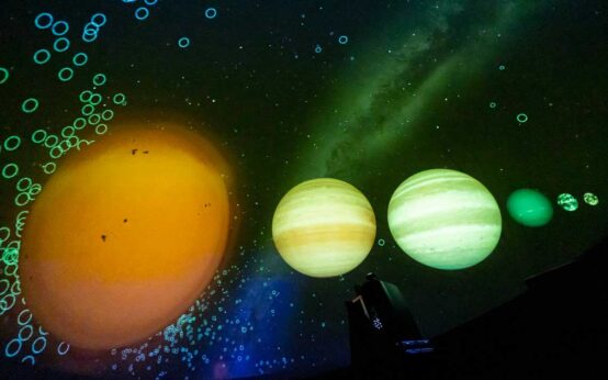 Wissenschaftsjahr 2023 – Unser Universum: Auftakt zur Roadshow „Universe on Tour – Licht aus! Sterne an!”