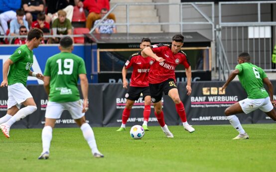 33 John Irreale setzt sich i Testspiel durch