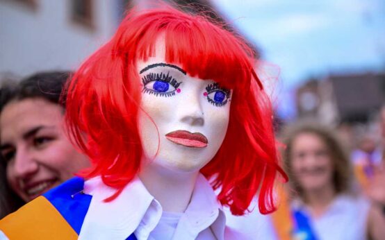 Kerbepuppe, auch in Kloppenheim immer dabei.