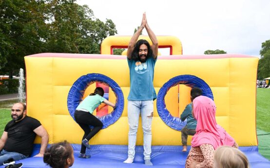 Auf die Plätze, fertig. los – Start frei für den Ninja Parcours.