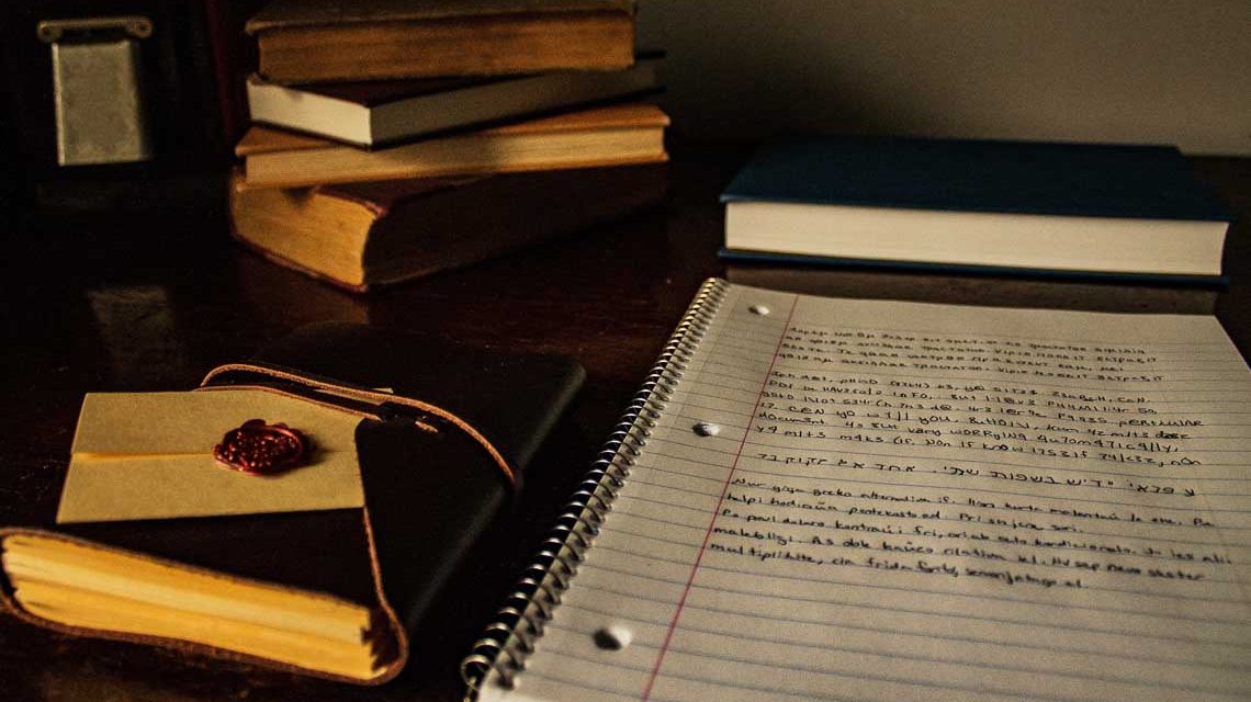 Schreibwerkstatt: Stift, Papier und etwas zum Abheften: Wenn man zu schreiben beginn.