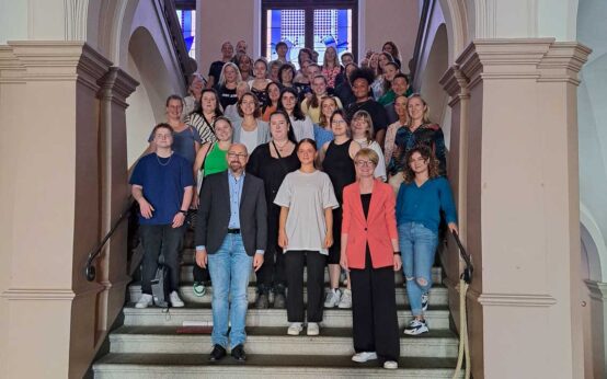 Auftakt der Ausbildung von neuen Erzieherinnen und Erziehern in städtischen Kindertagesstätten