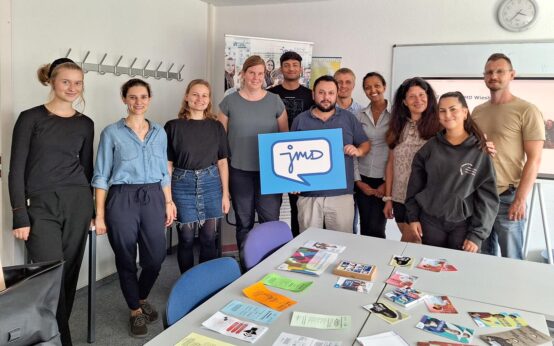 Milena Löble auf ihrem Streifzug durch Wiesbadens Integrations-Landschaft.