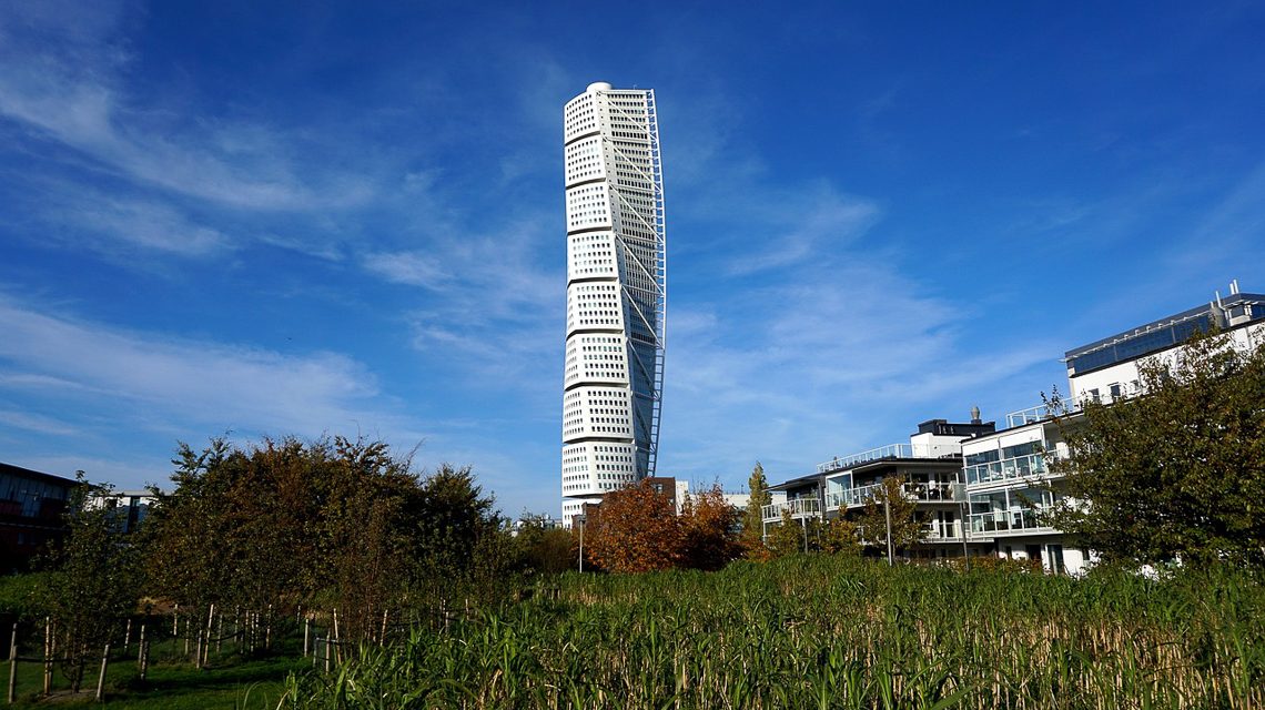 Blick auf Malmö, auf den drehenden Torso, ein signifikantes Hochhaus der Stadt.