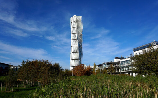Blick auf Malmö, auf den drehenden Torso, ein signifikantes Hochhaus der Stadt.