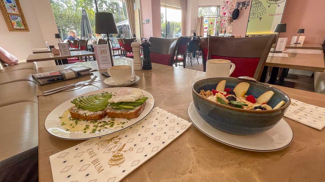 Frühstück im Cafe Blum