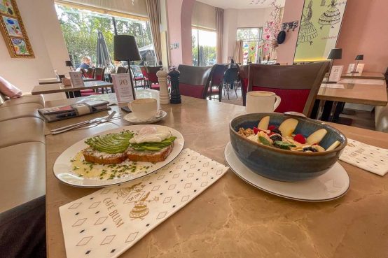 Frühstück im Cafe Blum