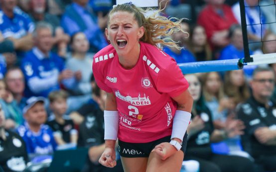 Jaidyn Blanchfield auswärst bei Ladies Black Aachen.