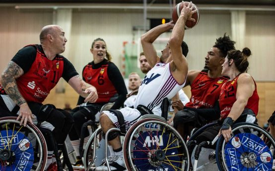 Rhine River Rhinos siegen bei Heimpremiere