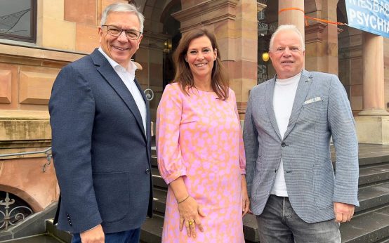 Oberbürgermeister Gert-Uwe Mende, Andrea Hausy und Carl-Michael Baum