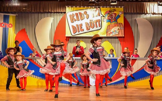 Kids in die Bütt in der Christian Bücher Halle