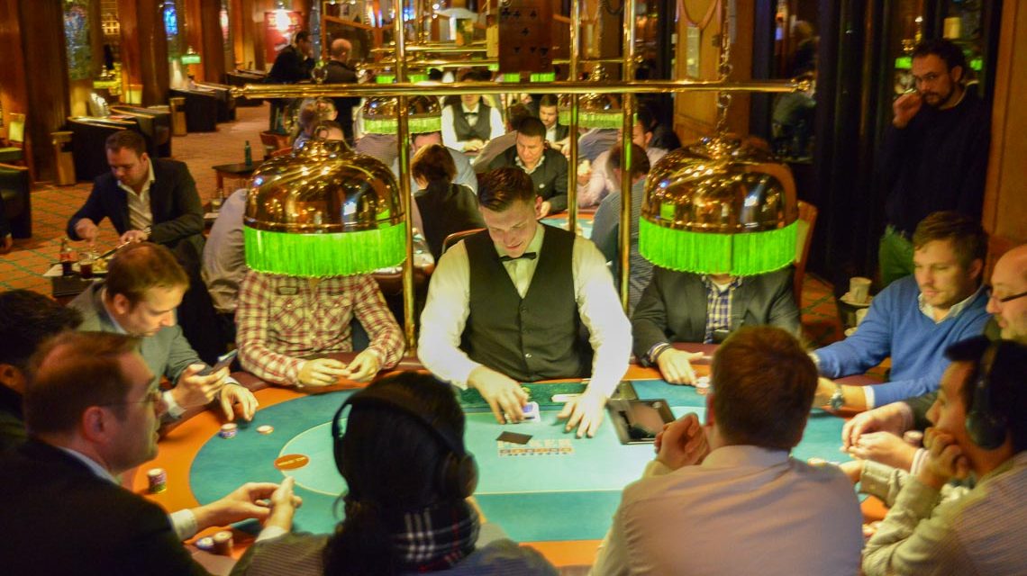 Blick in den Pokerbereich der Spielbank Wiesbaden