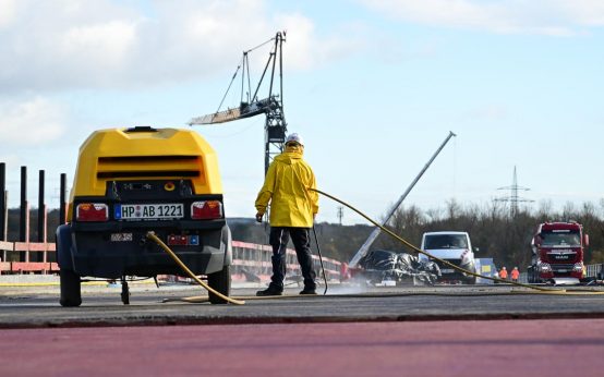 Arbeiten auf der Salzbachtalbrücke,