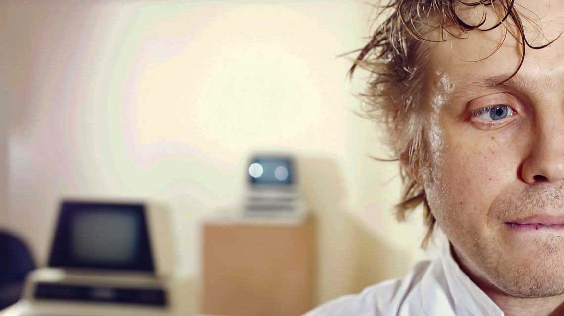 Ratgeber Stress-Bewältigung, gestresster Programmierer weiß nicht ein noch aus.