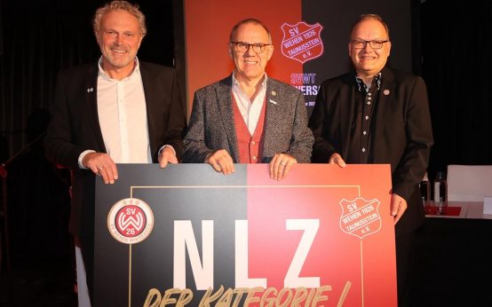 Freuen sich über die Hochstufung des NLZ (v.l.): Vizepräsident Jürgen Fladung, NLZ-Leiter Armin Alexander und Geschäftsführer Nico Schäfer (Foto: SVWW).