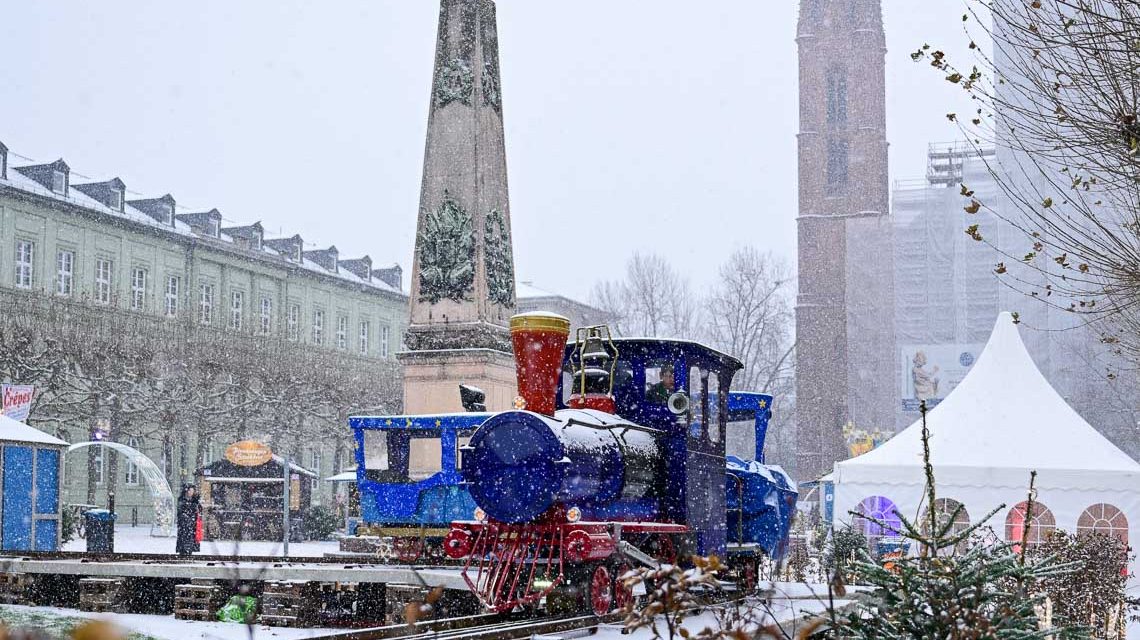 Historische Eisenbahn auf dem Sternschnuppenmarkt