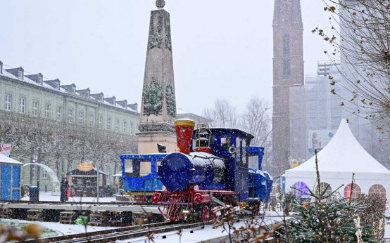 Historische Eisenbahn auf dem Sternschnuppenmarkt