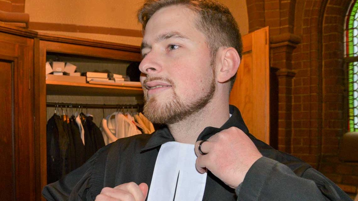 Vikar Jannis Kaiser feiert an den Feiertagen seine ersten Gottesdienste