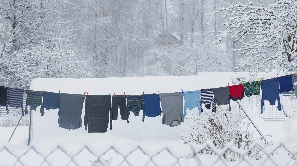 Wäsche auf der Leine. Frostluft zum Trocknen nutzen.
