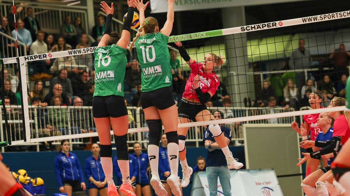Izabella Rapacz setzt sich gegen dn Bockt der Münsteranerinnen durch.