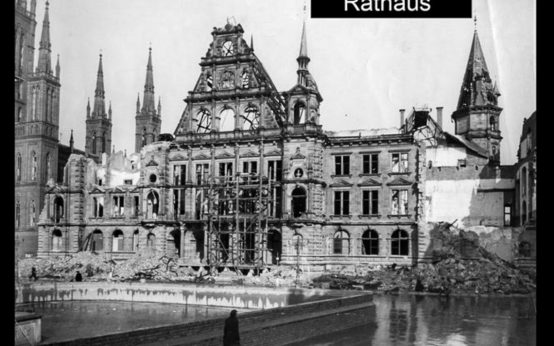 Rathaus von Wiesbaden, in der Bombennacht vom 2. auf den 3, Februar völlig zerstört.