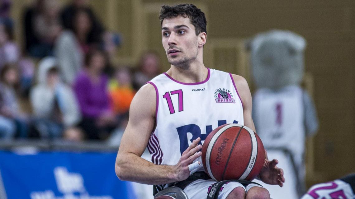 Foto: Ana Sasse – #17 Nico Dreimüller trug mit 14 Punkten zum deutlichen Sieg der Rhinos bei