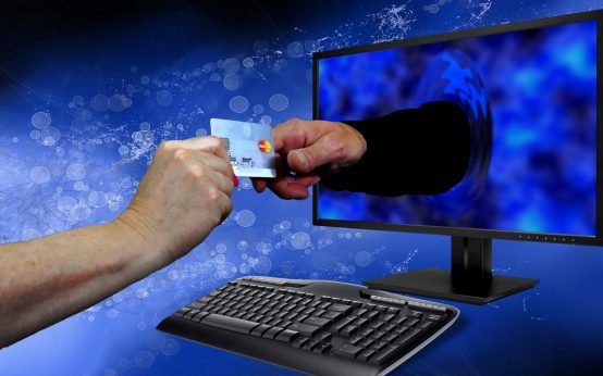 Online Sicherheit, Online Bezahlsyetme. Die Kreditkarte einfach durch den Monitor reichen geht nicht.