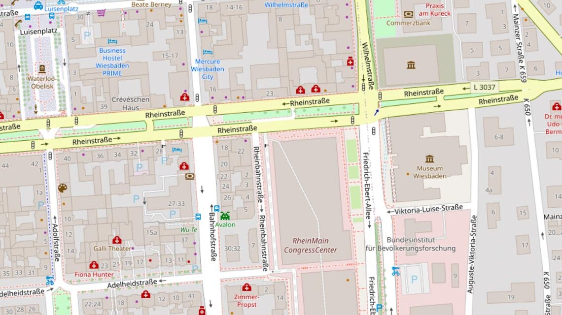 Karte zeigt Kreuzungsbereich Rheinstraße/Bahnhofstraße ©2024 Openstreeetmap