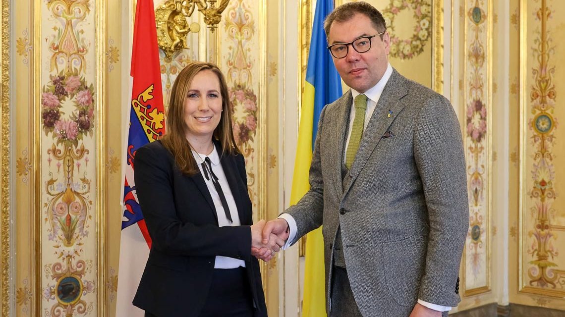 Landtagspräsidentin Astrid Wallmann (CDU) und der ukrainische Botschafter in Deutschland, Oleksii Makeiev,