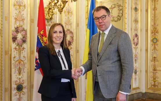 Landtagspräsidentin Astrid Wallmann (CDU) und der ukrainische Botschafter in Deutschland, Oleksii Makeiev,