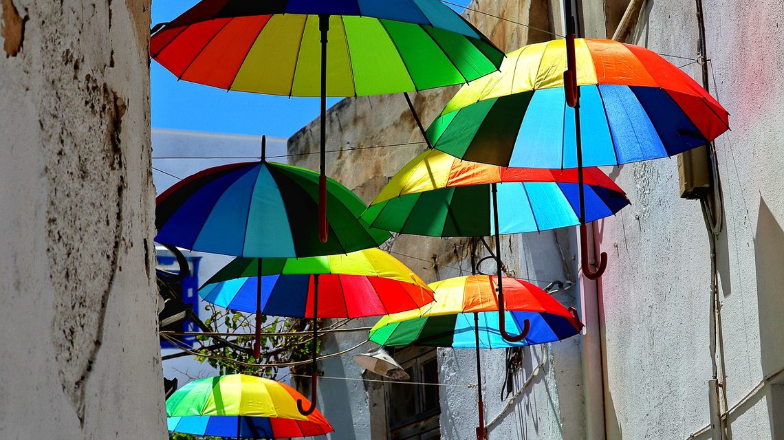 Schattenspender, Regenschirme, Hitzeaktionsplan