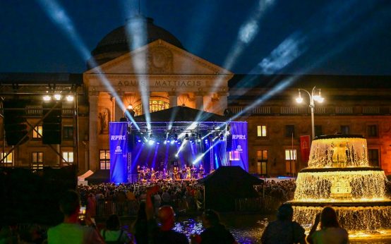 Tags und Nachts, bis 0:00 Uhr wird auf dem Wilhelmstraßenfest viel geboten. das Programm.