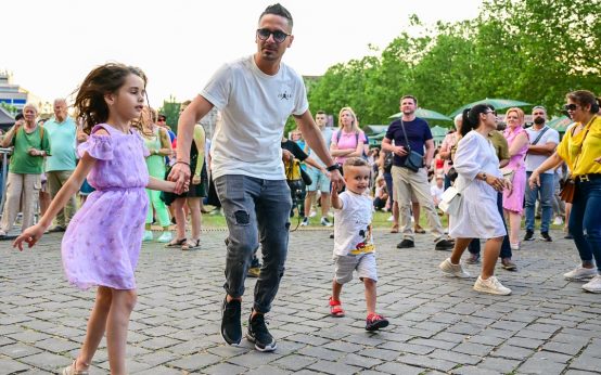 Wilhemstraßenfest ist eröffnet, ein Fest für die ganze Famiie