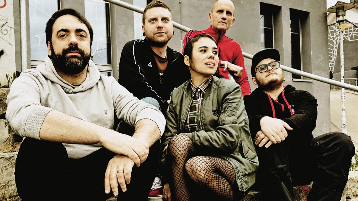 Die Los Fastidios: Gruppenfoto.