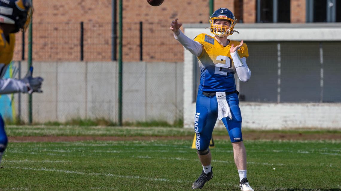QB Lennard Turturica vo den Wiesbaden Phantoms - ©2024 Ilja-Peer Tripp