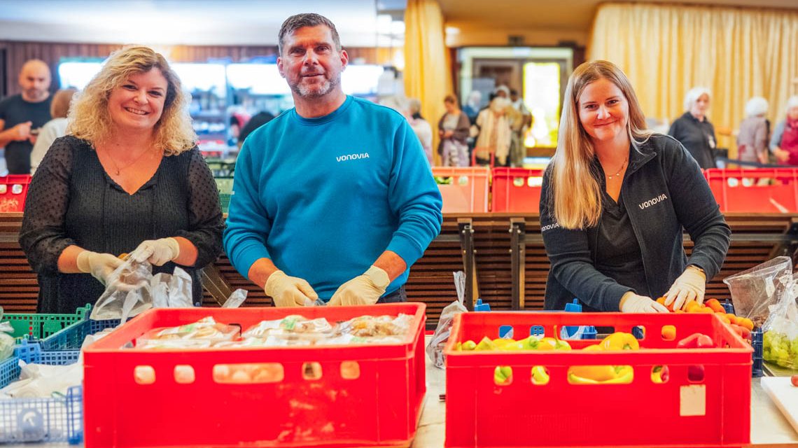 Thomas Zimmerling von Vonbovia bei der Wiesbadener Tafel,