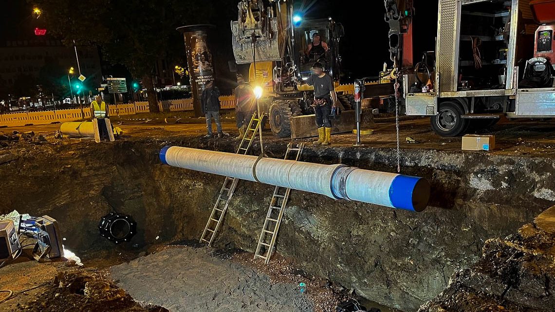 ESWE Versorgung beseitigt den Wasserrohrbruch