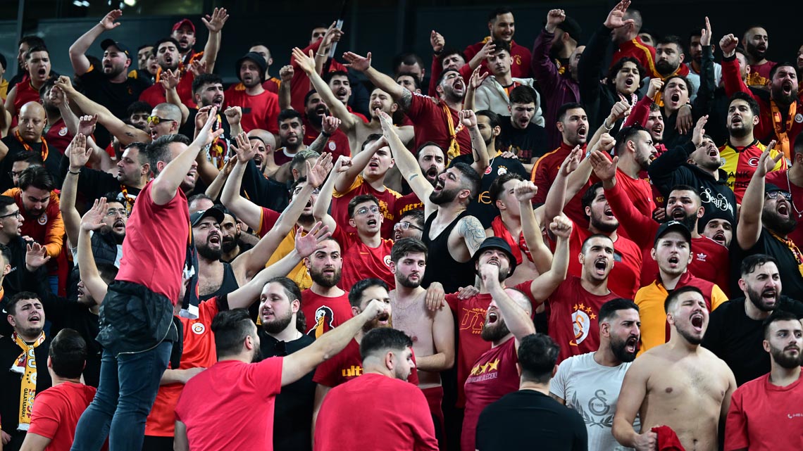 Die Halle kocht. Brodelnde Atmosphäre in der Sporthalle am Platz der Deutschen Einheit, Der VCW mischt Europa auf.