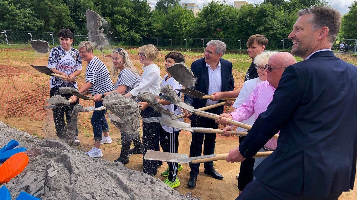 Spatenstich für das neue Stadtteilzentrum Gräselberg.