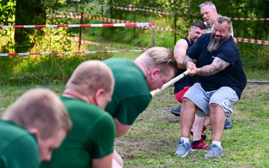 Tauziehen beim Richter Waldfest