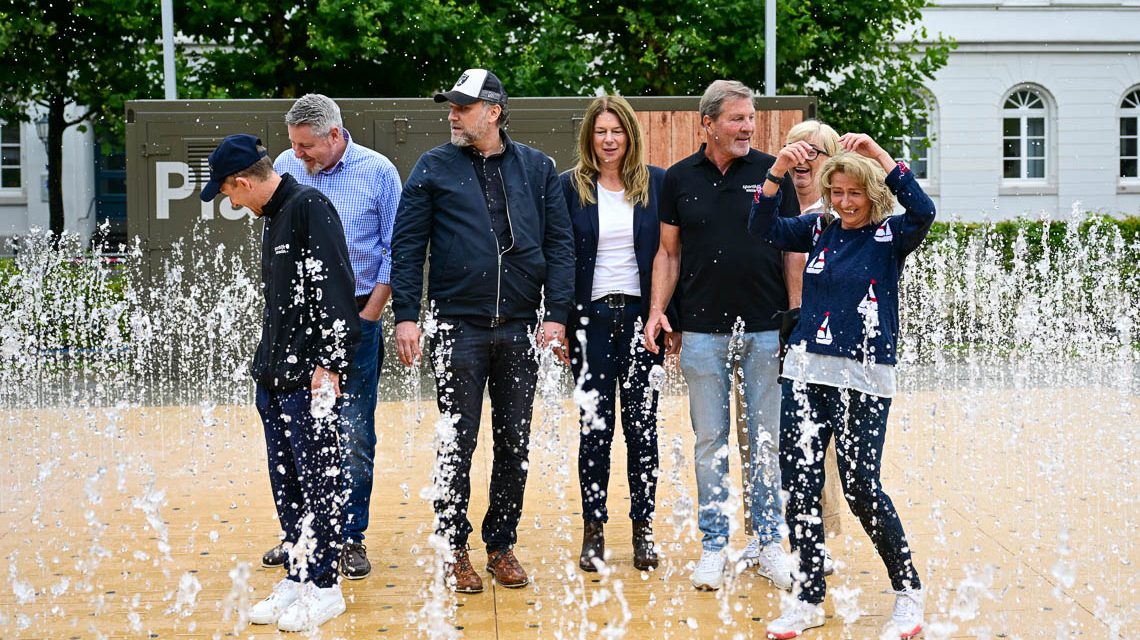 Abkühlung in der Innenstadt – Bürgermeisterin Hinninger weiht "PlayFountain" ein