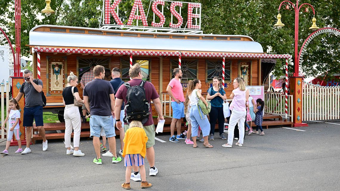 Circus Barelli in den Statrlöchern