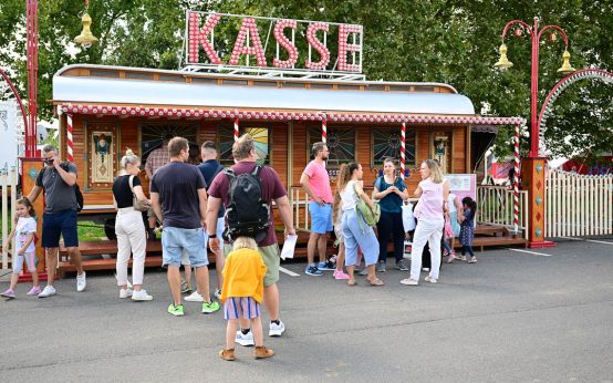 Circus Barelli in den Statrlöchern