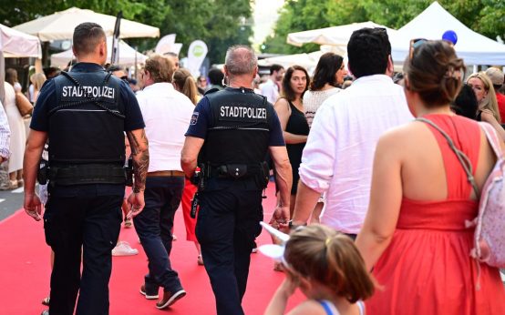 Sicheres Wiesbaden, Kontrollen beim Taunusstraßenfest.