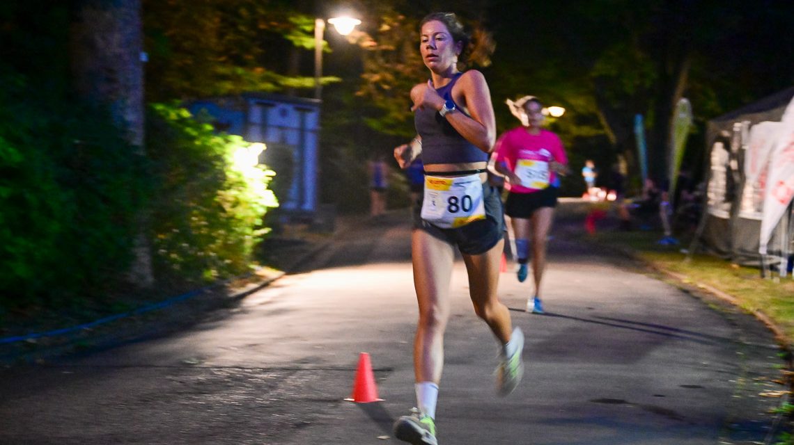 Mit großen Schritten geht es bei 25-Stunden-Lauf in die Nacht.