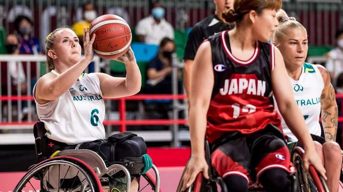 Hannah_Dodd_Am Ball im Dress der australischen Nationalmannschaft