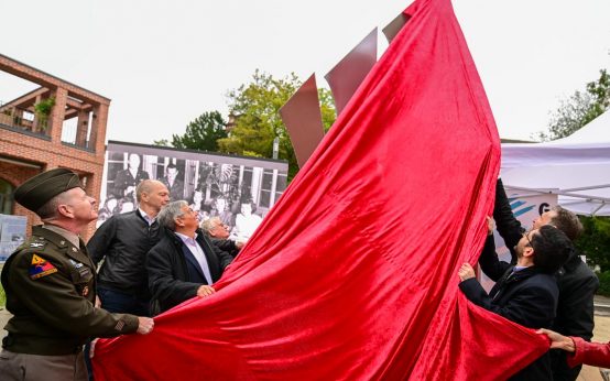 Luftbrücken Denkmal in der Frankfurter Straße
