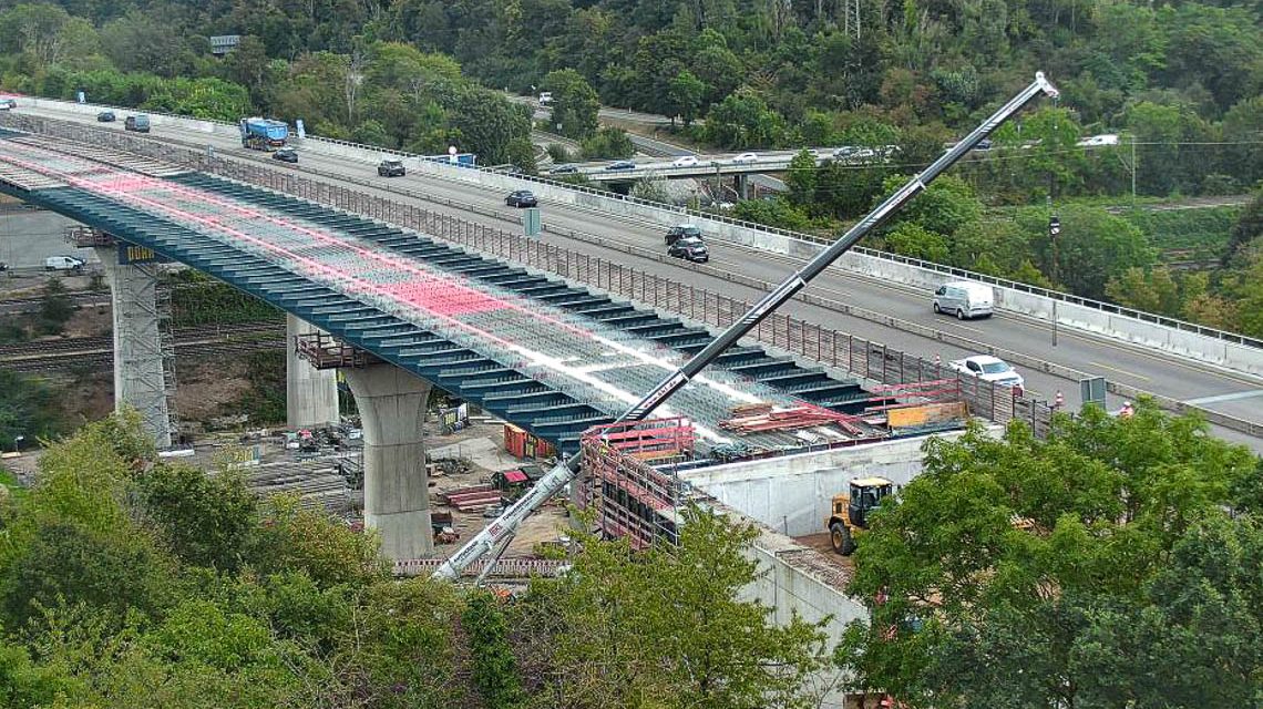 Salzbachtalbrücke am Montag