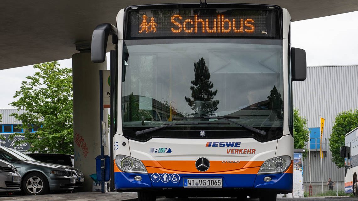 Schulbus von ESWE Verkehr